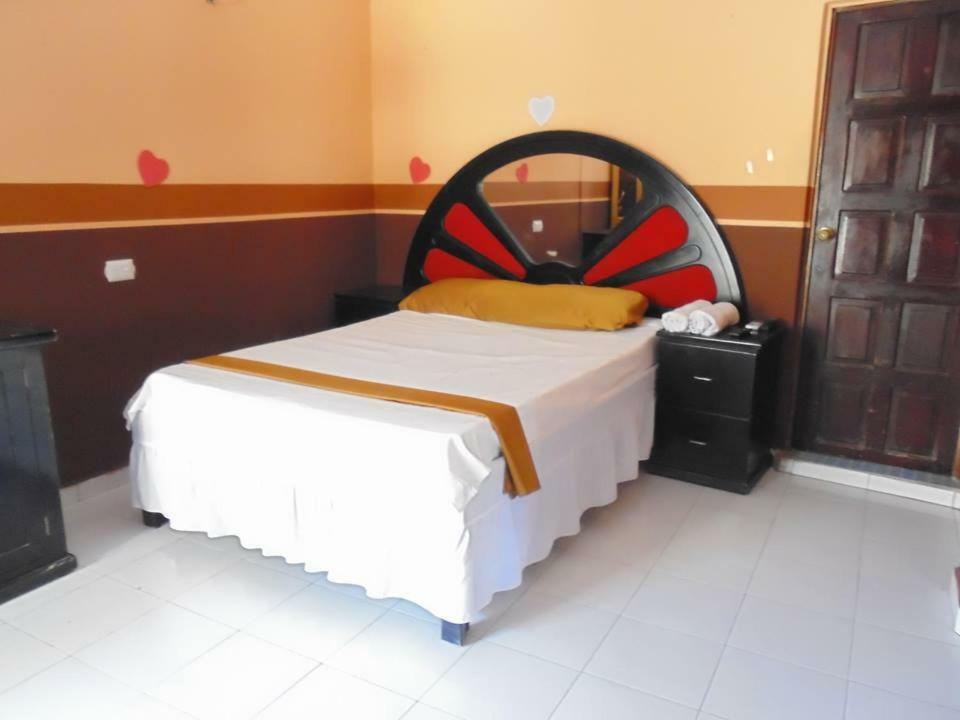 Hotel Leones Marinos San Miguel Esterno foto